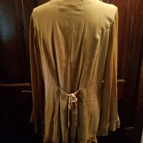 Roaman's Gold Embroidery button blouse. Size 14 Womens - Picture 3 of 10